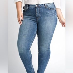 Silver Jeans Co. High Note Skinny jeans with raw hem edges Plus 16 - 29” inseam